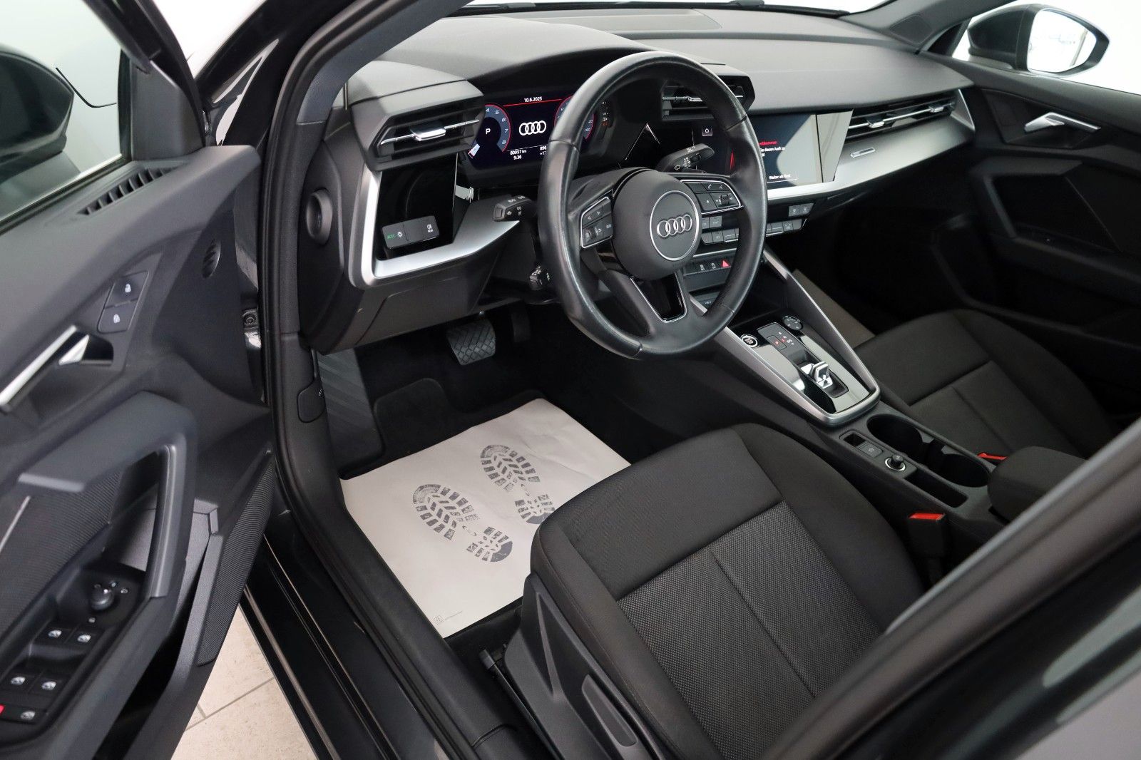 Fahrzeugabbildung Audi A3 Lim. 35 TFSI Navi,LED,PDC,Virual Cockpit,App