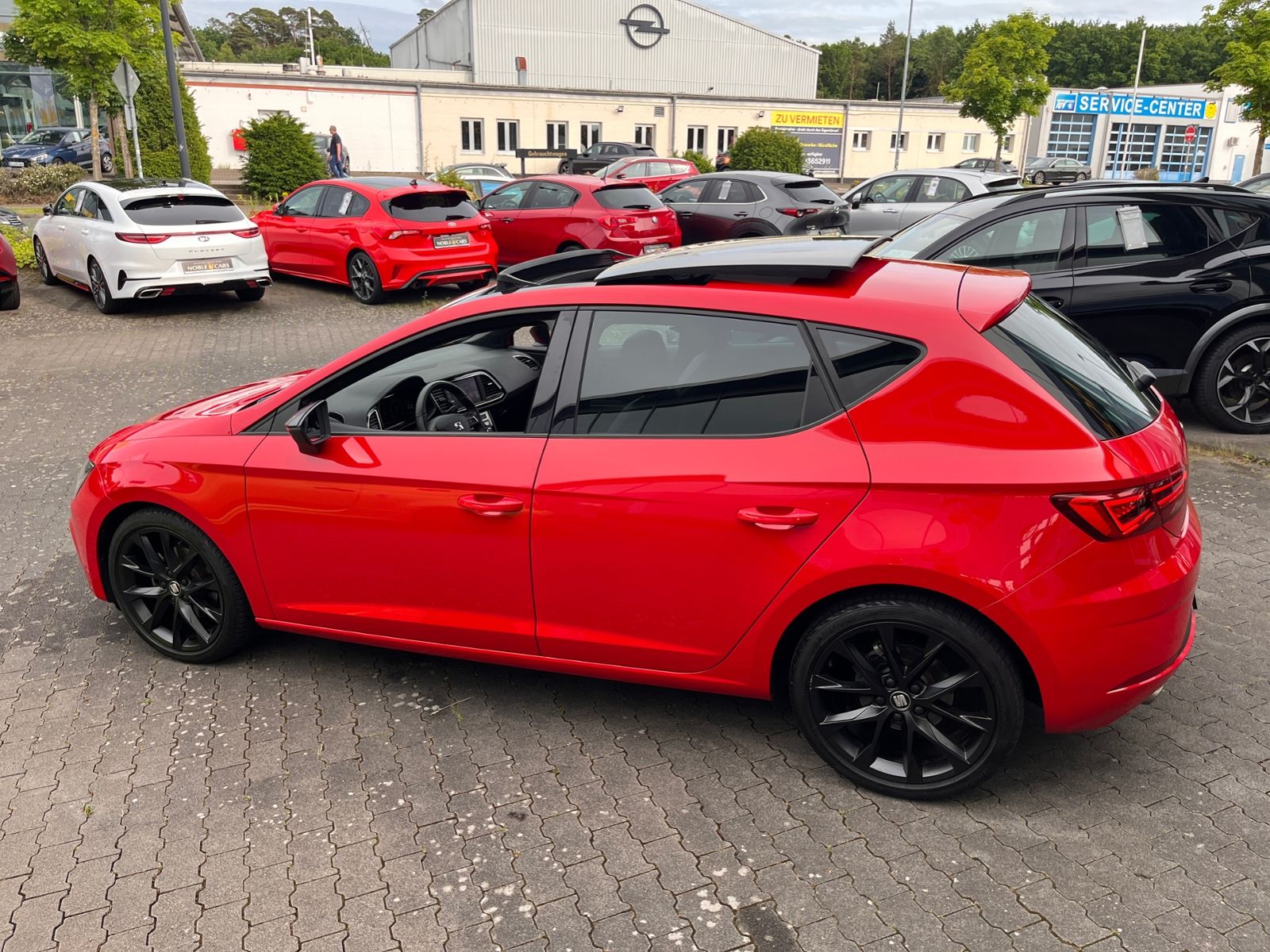 Fahrzeugabbildung SEAT Leon FR KLIMA LED NAVI ALU