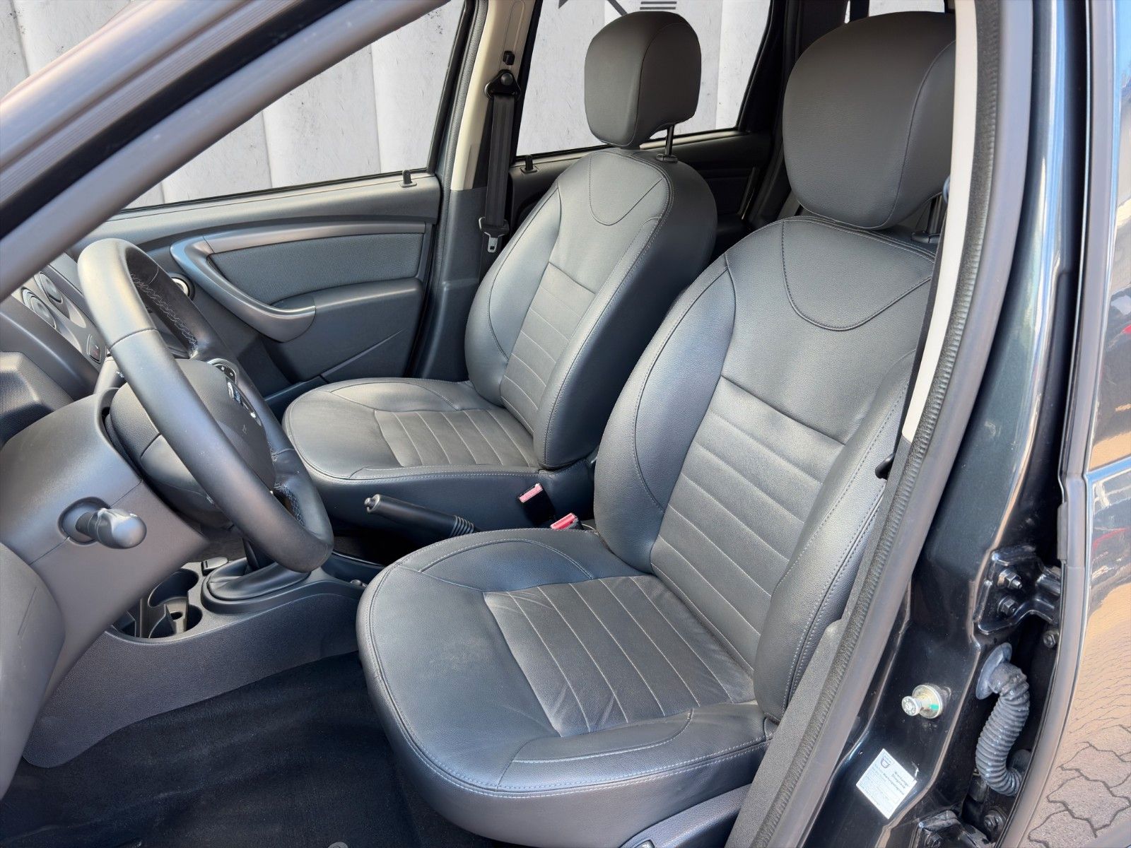 Fahrzeugabbildung Dacia Duster Prestige 4x2*AHK*Navi*SHZ*Leder**