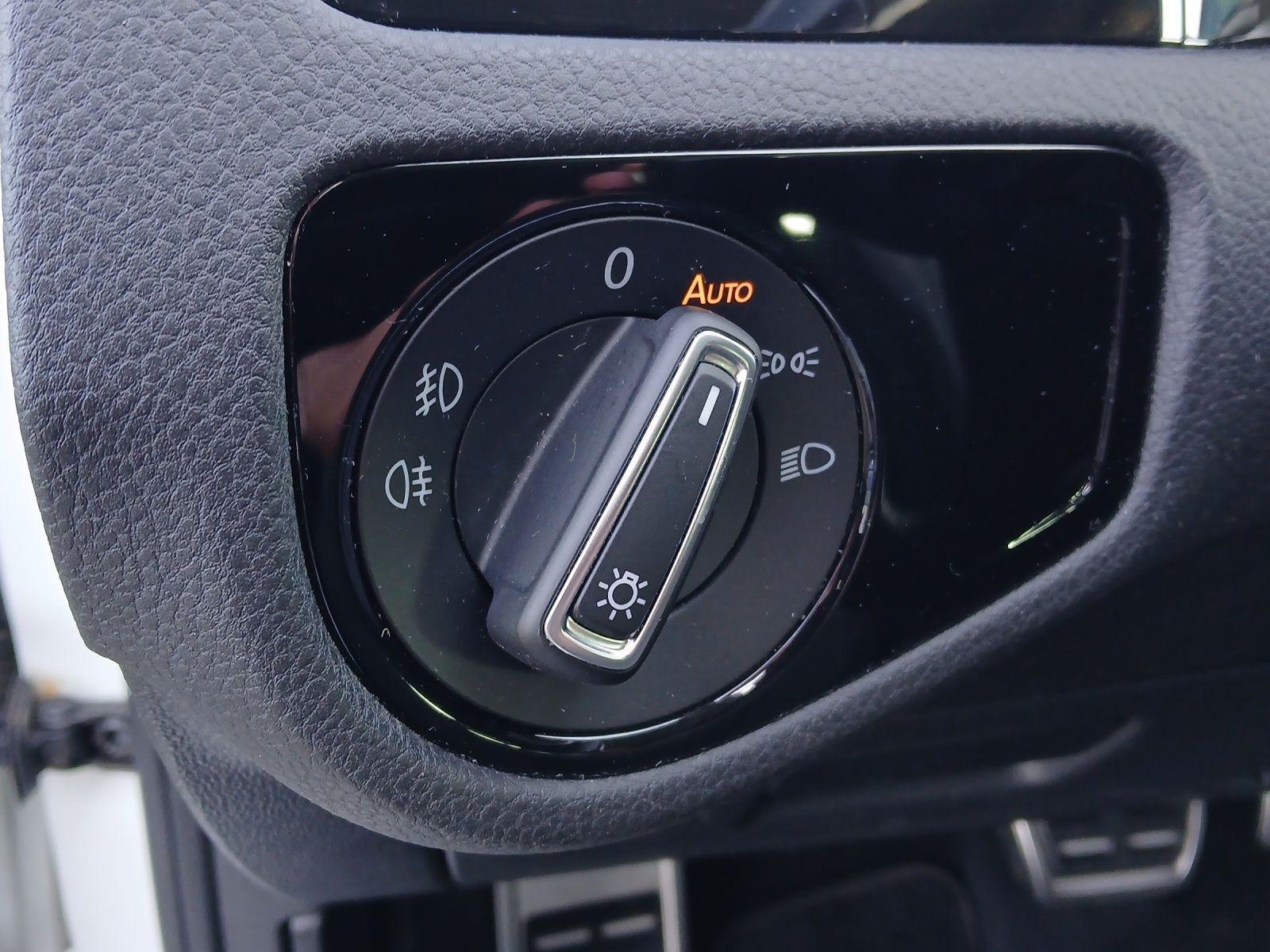 Fahrzeugabbildung Volkswagen Golf VII Variant TDI Allstar DSG Xenon Navi GRA