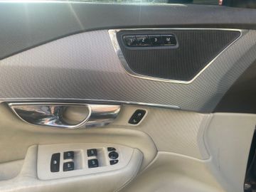 Volvo XC90 - 12