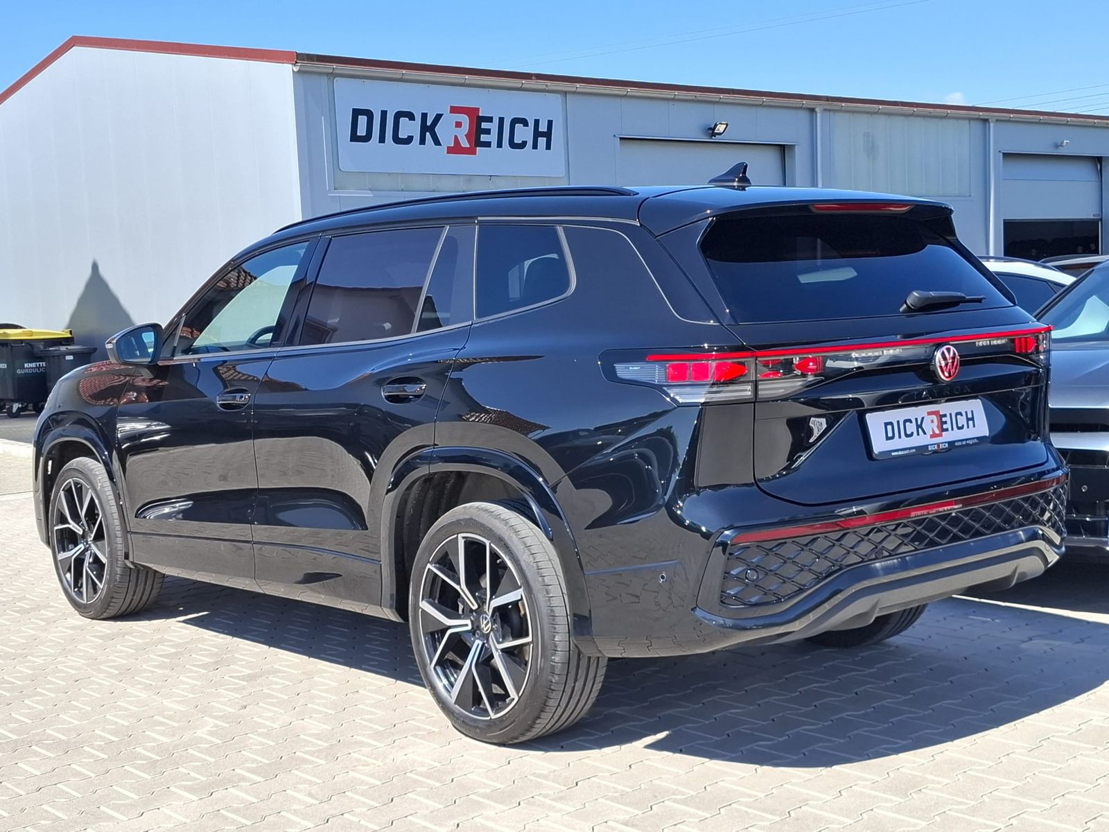 Fahrzeugabbildung Volkswagen Tayron 2.0 TDI 4M R-Line BLACK*7Si*MATRIX*PANO