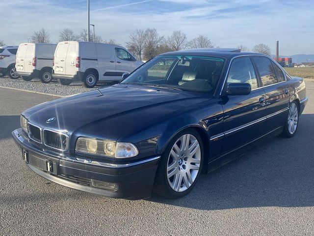 BMW 740i A 4.4 V8 Leder