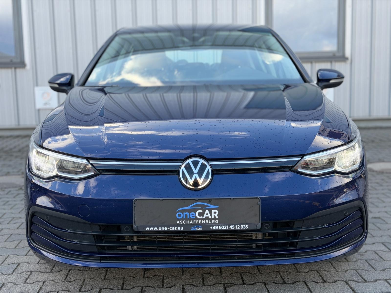 Volkswagen Golf VIII Lim. Life eTSI LED Ambilight ACC Spur