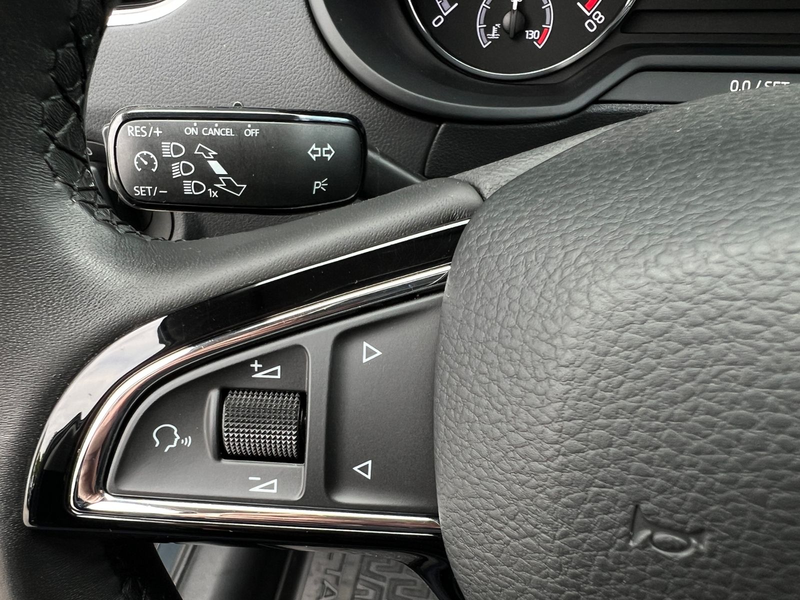 Fahrzeugabbildung SKODA Octavia III Combi Ambition 1.5 TSI DSG *Navi, Cl