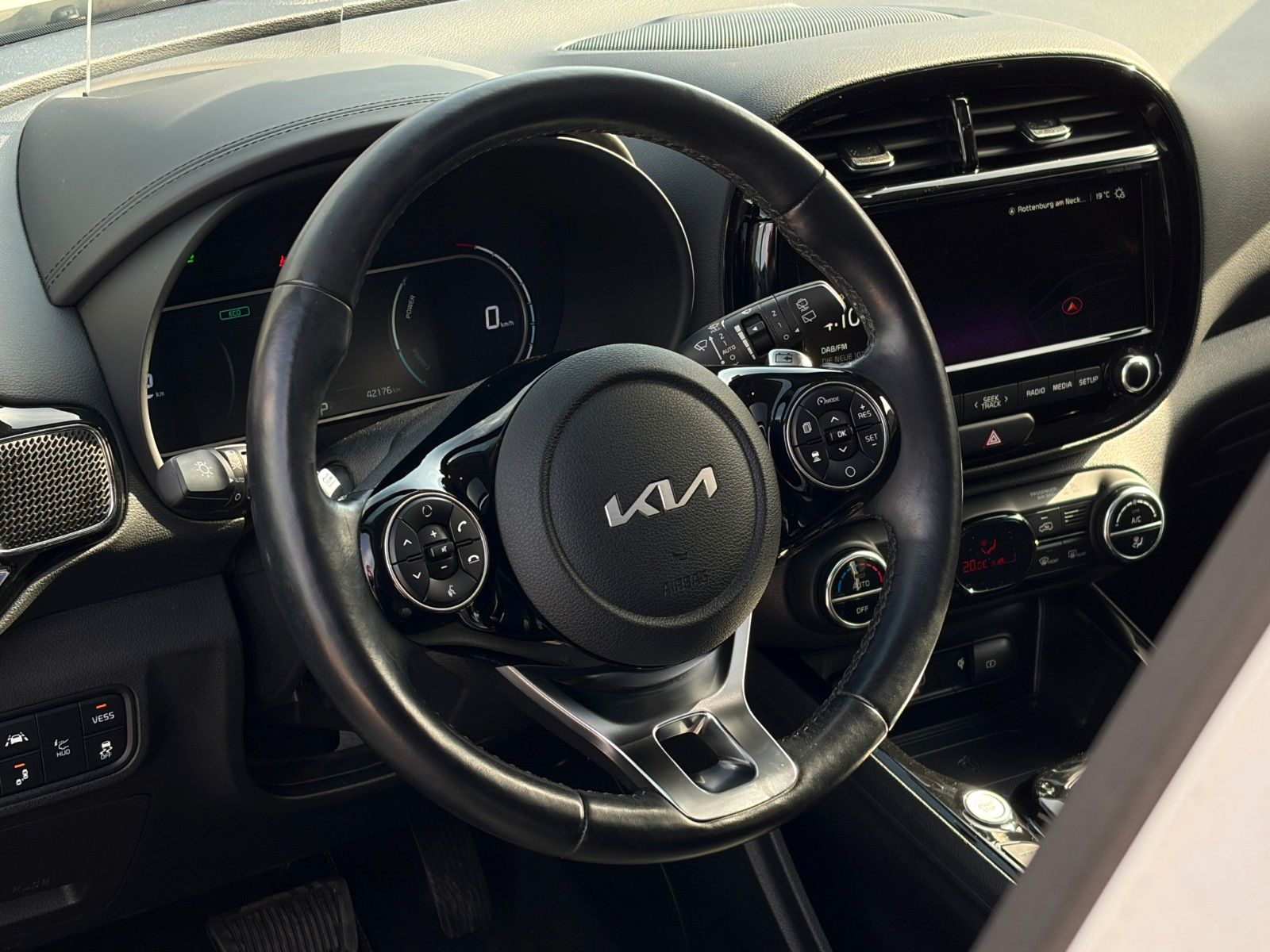 Fahrzeugabbildung Kia e-Soul Spirit 64kW ACC H&K NAV CAM Wärmepumpe