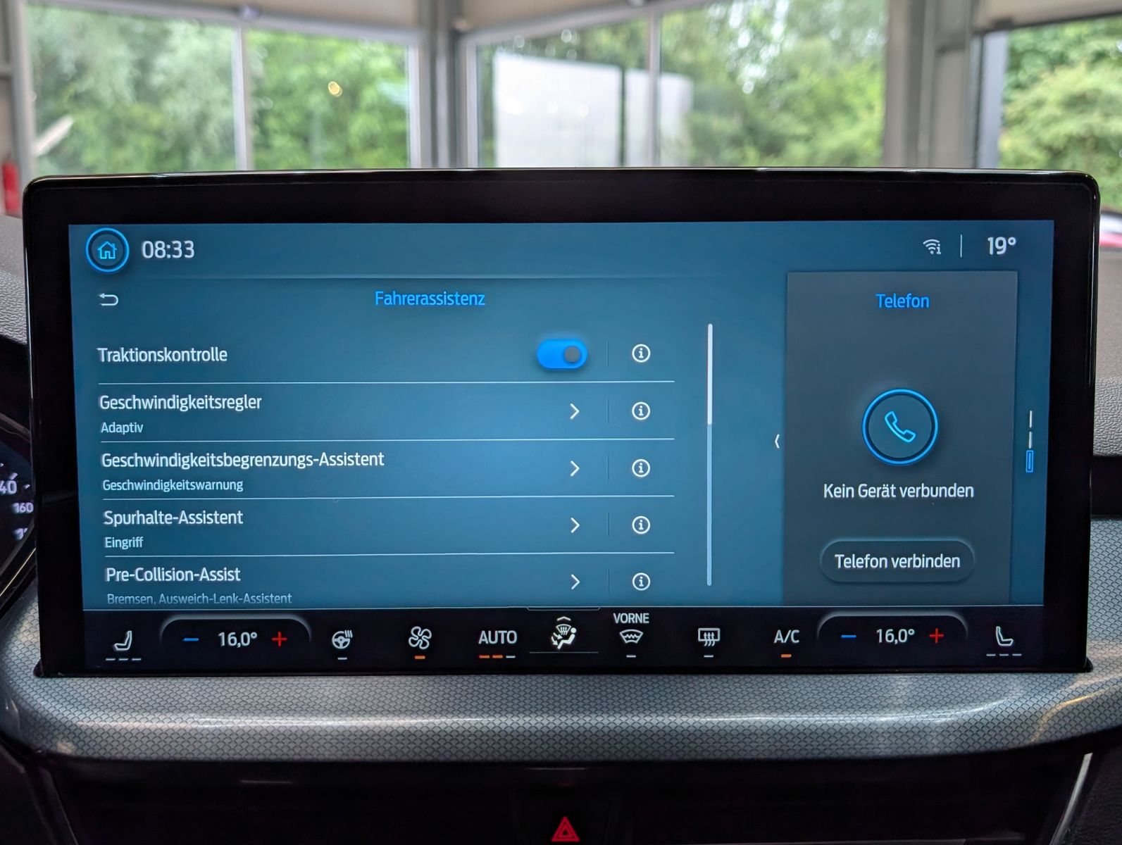 Fahrzeugabbildung Ford Focus Limo EB Active SHz LED Navi ACC Kamera 17"