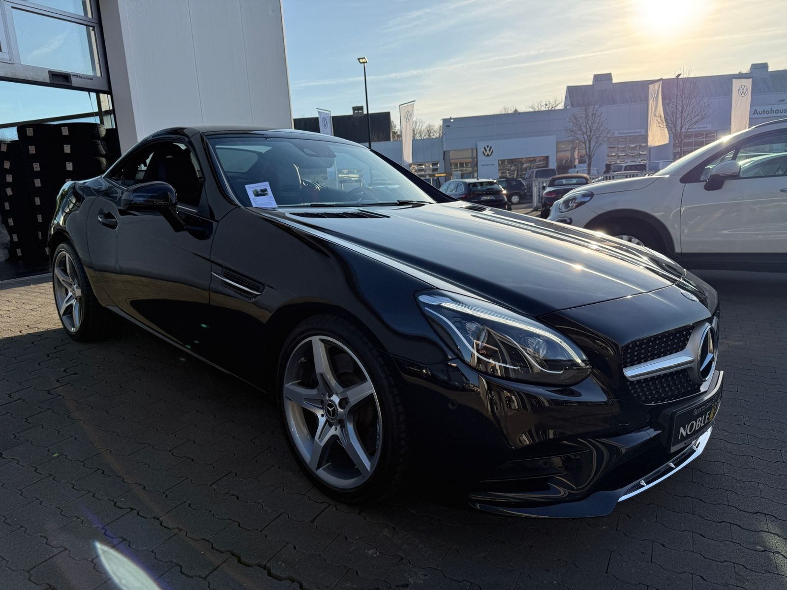 Fahrzeugabbildung Mercedes-Benz SLC 300 AMG MEMORY RFK LED
