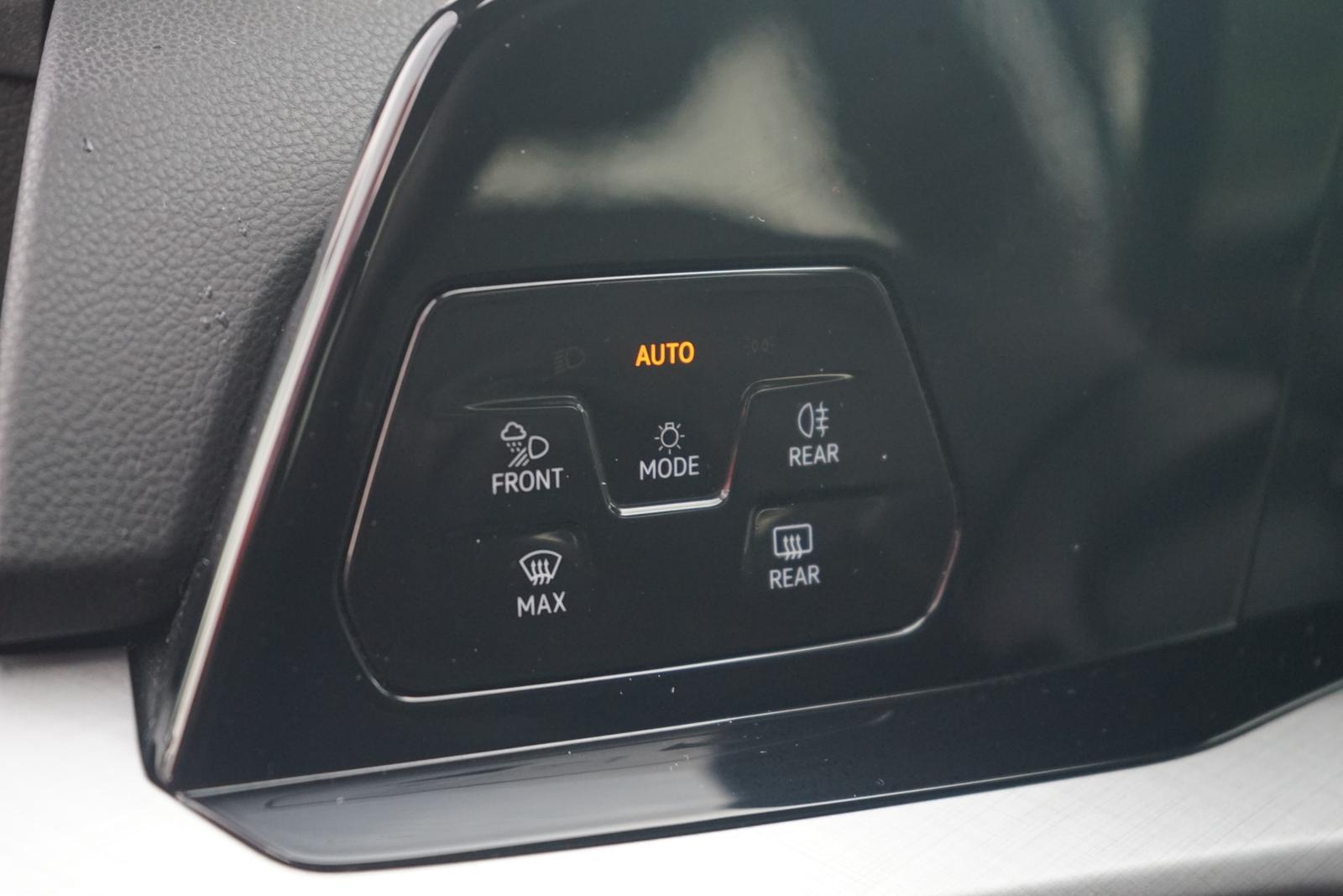 Volkswagen Golf VIII Variant 1.5 eTSI DSG LED Navi ACC PDC, миниатюра 20