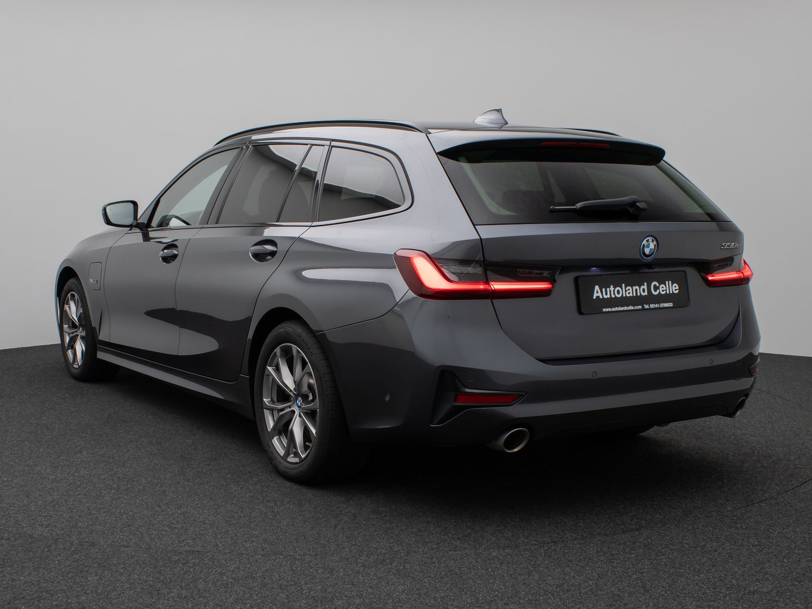 Fahrzeugabbildung BMW 330e SportLine Laser Kamera HUD DAB HiFi Komfort