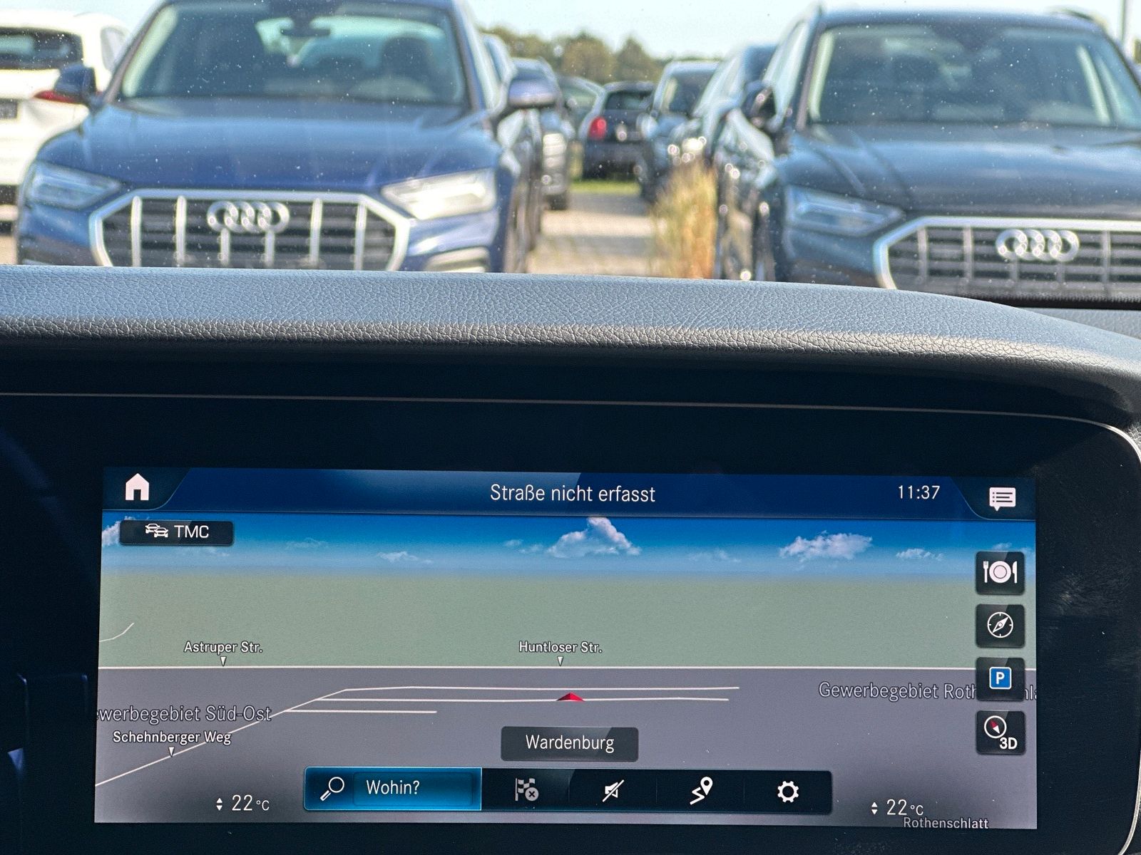 Fahrzeugabbildung Mercedes-Benz E 300 de T Avantgarde NAV+LED+PANO+ACC+18ZOLL
