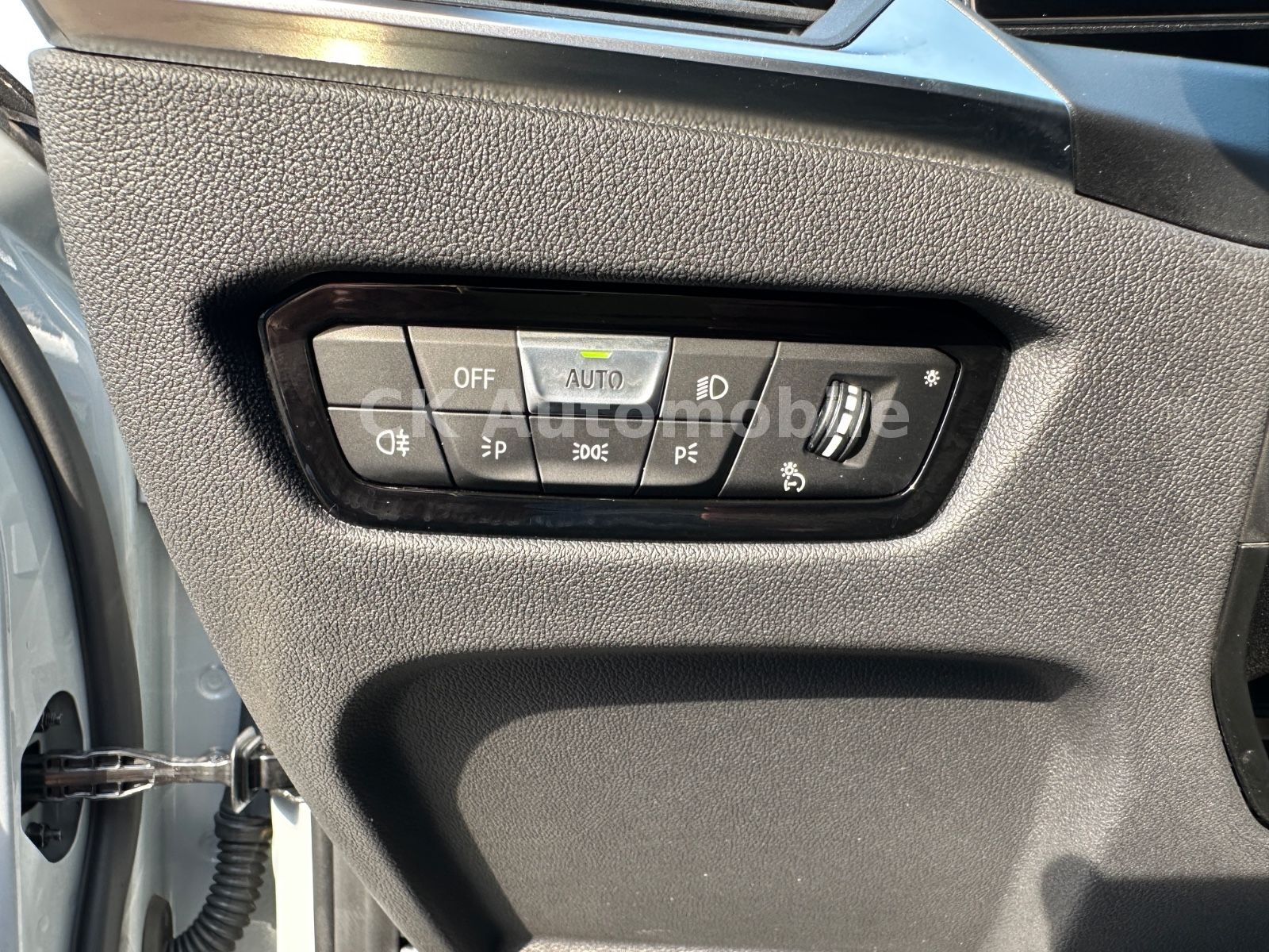 Fahrzeugabbildung BMW 330d xDrive Touring M-Sport/Navi/Head-Up/LED/Kam