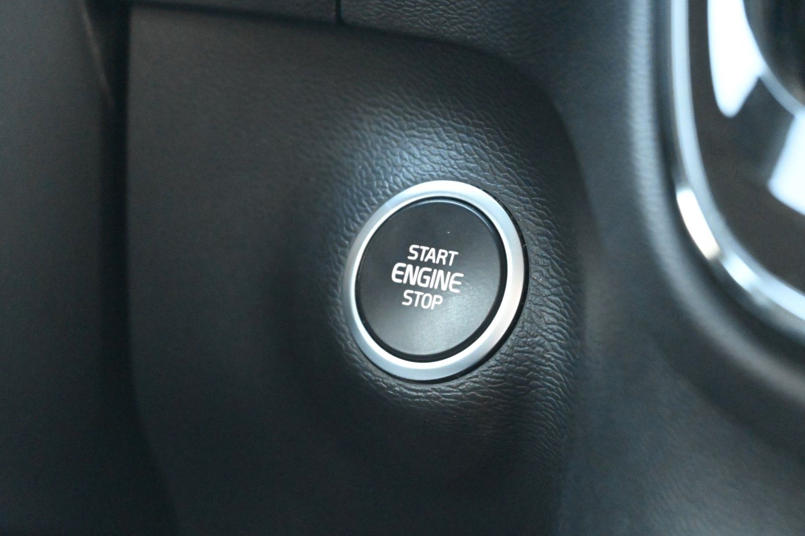 Fahrzeugabbildung Volvo XC40 T3 Benzin Momentum*RFK*FSHZG*