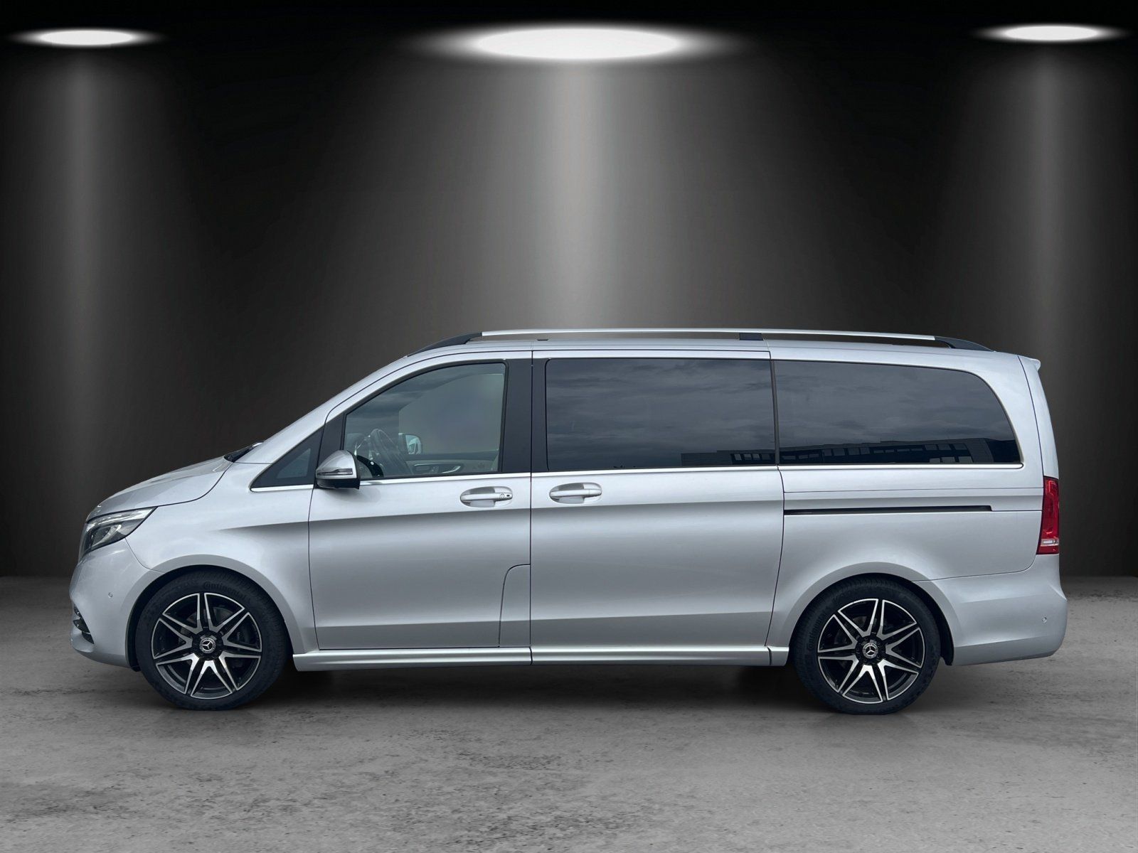 Fahrzeugabbildung Mercedes-Benz V300d L EXCLUSIVE Edition AMG Standhz AHK DISTRO