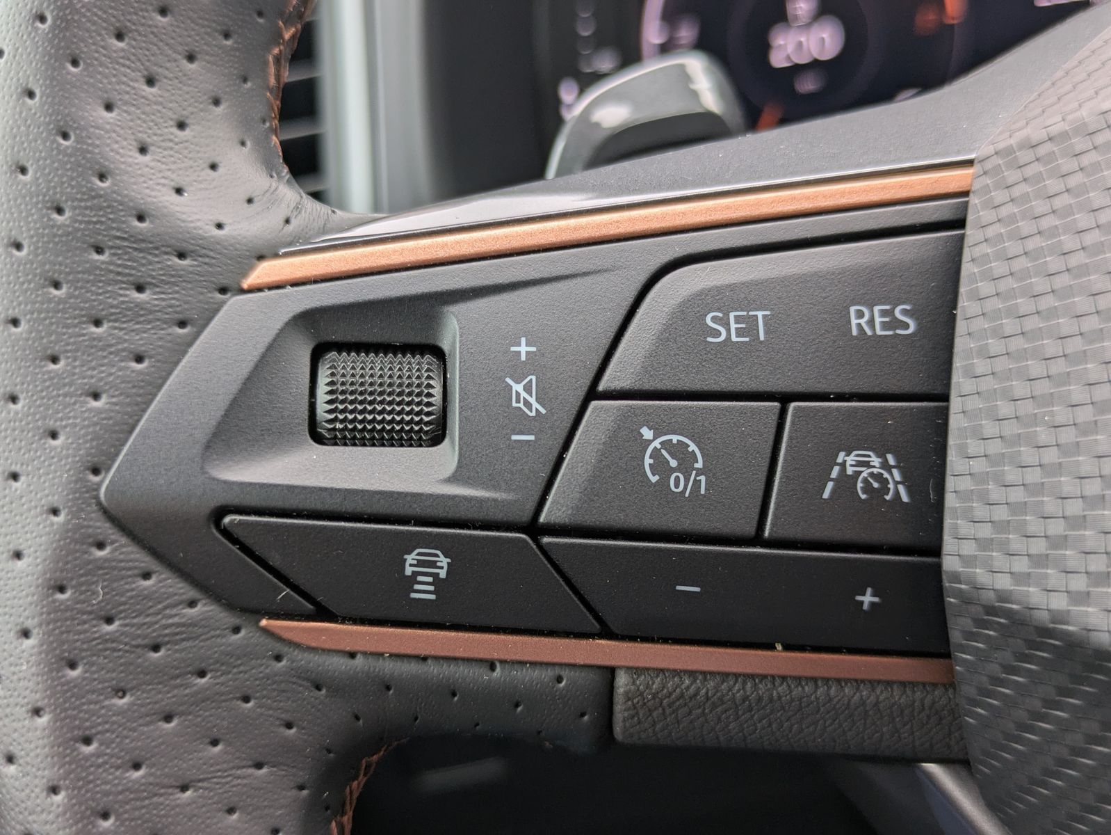 Fahrzeugabbildung CUPRA Ateca 1.5 TSI DSG AHK*LED*ACC*APP*KAMERA*19"