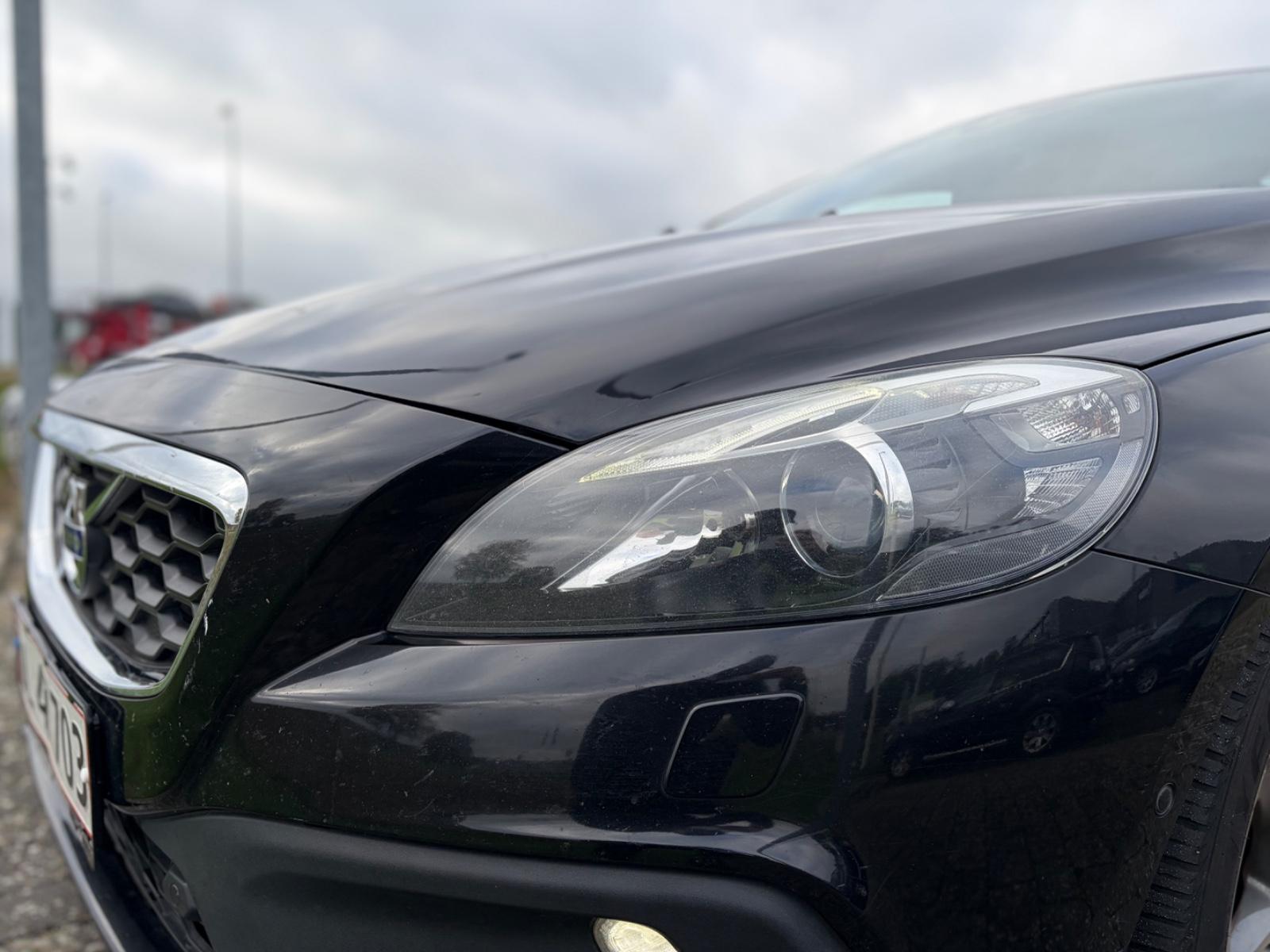 Volvo V40 Cross Country 2015 — фото 8