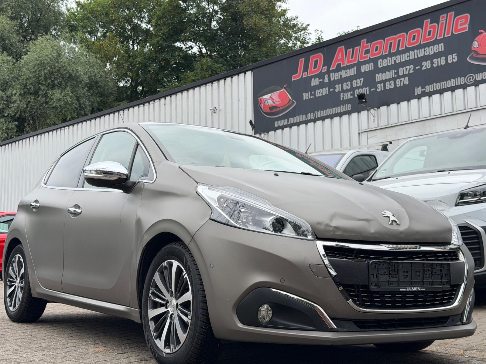 Peugeot 208 1.2 Allure PureTech 82 "Euro6/Grey Matt/Pano