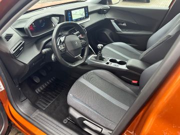 Peugeot 2008 PureTech 130 Allure | AHK - RCam - Navi