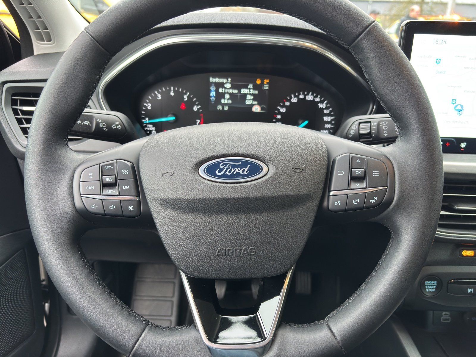 Fahrzeugabbildung Ford Focus Titanium Turnier Winter P. e.Call Kamera