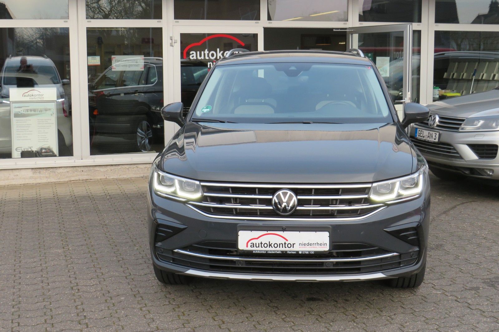 Fahrzeugabbildung Volkswagen Tiguan TSI DSG ELEGANCE 19-ZOLL MATRIX 360` 1.HD