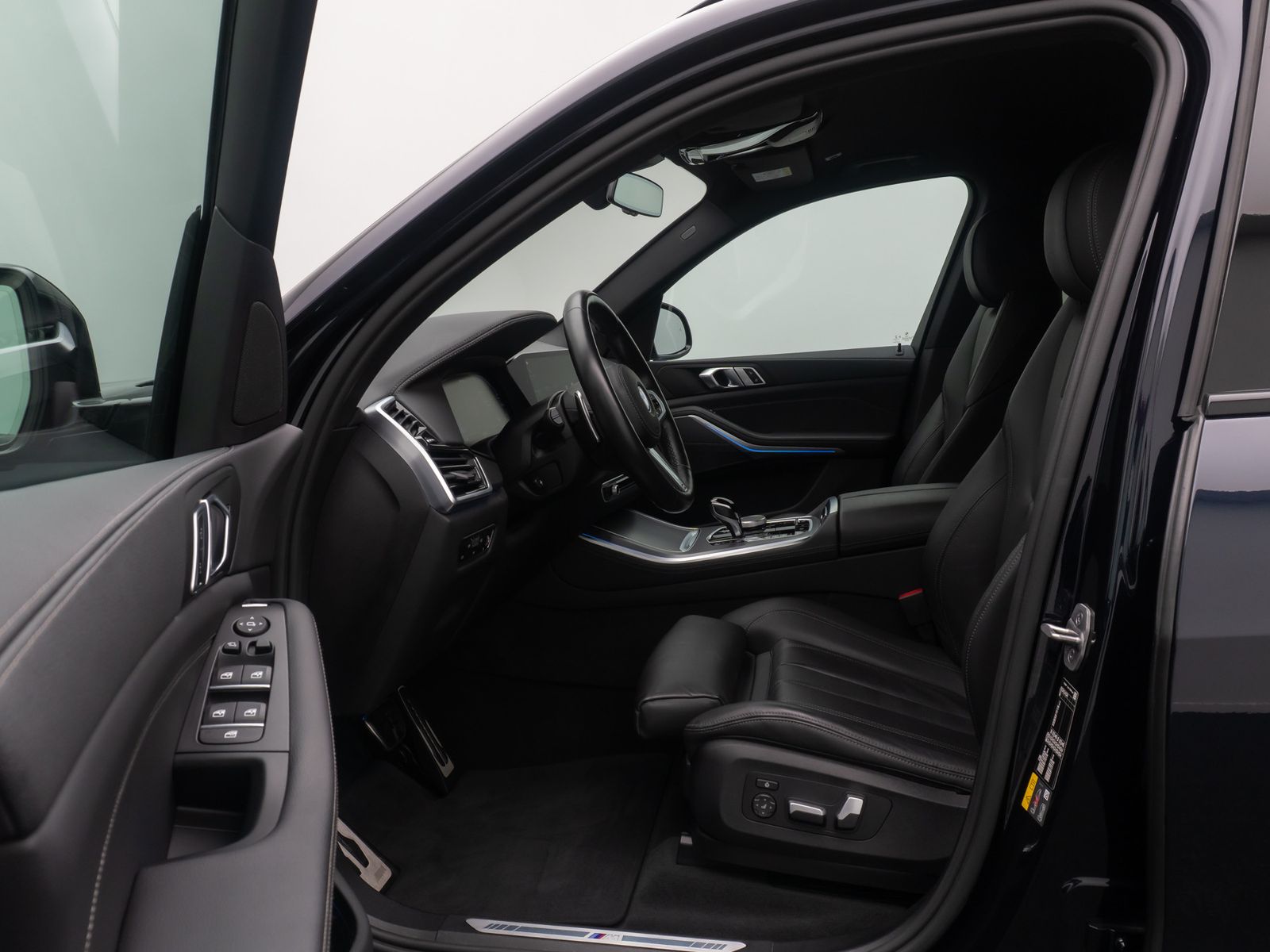 Fahrzeugabbildung BMW X5 xD45e M Sport HUD AHK DAB 360° Laser 22Zoll