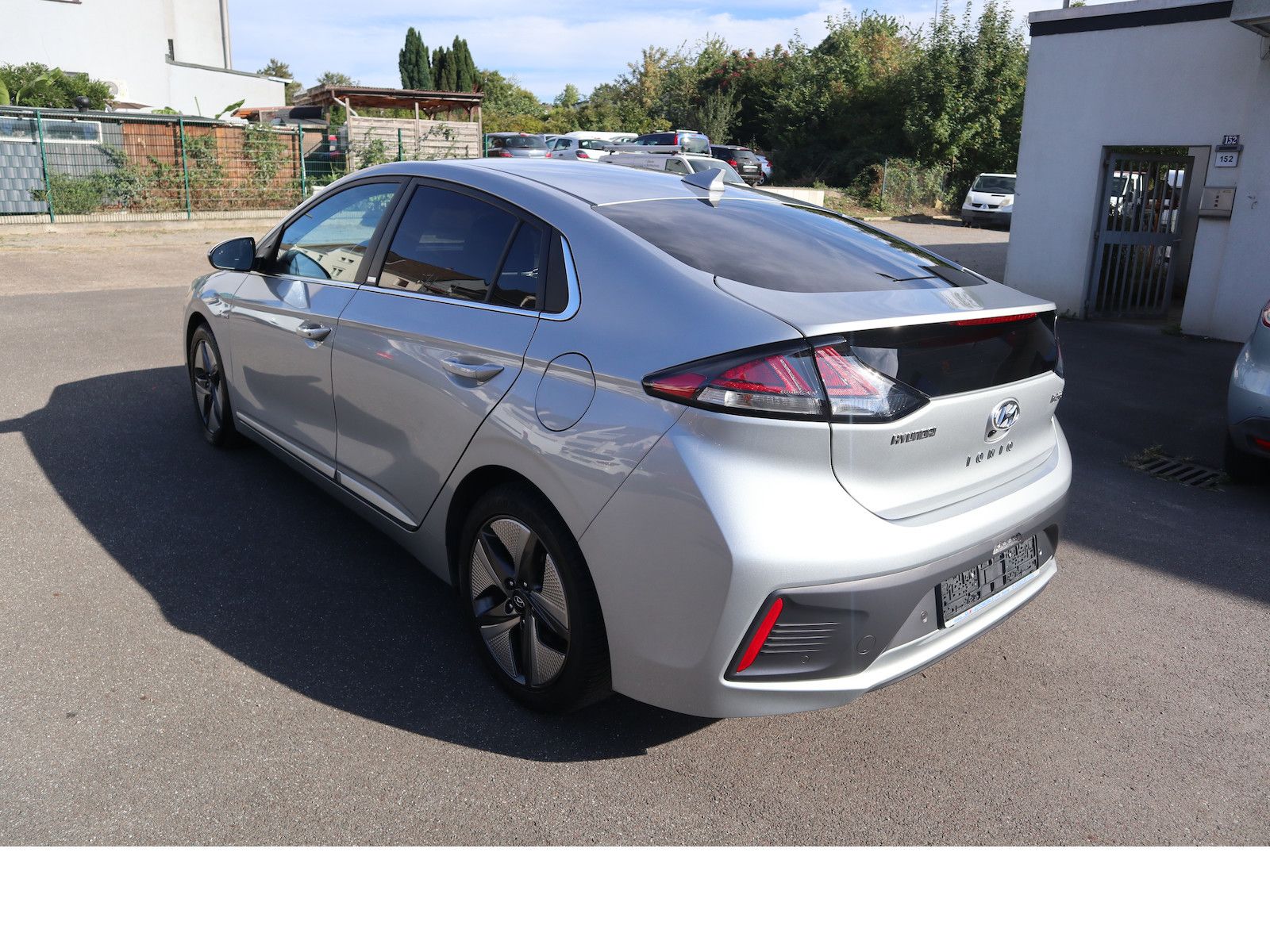 Fahrzeugabbildung Hyundai IONIQ Premium Hybrid Navi Scheckheftgepflegt