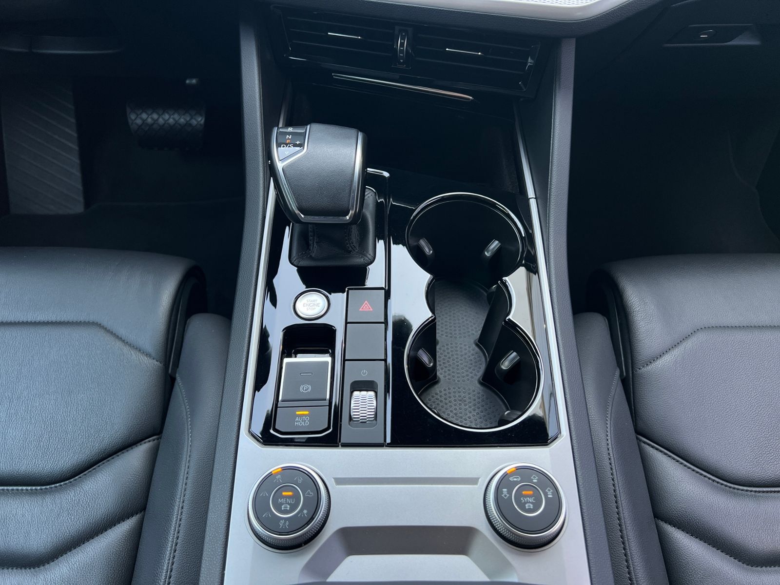 Fahrzeugabbildung Volkswagen Touareg 3.0 V6 TDI 4MOTION *Luftfederung, AHK, L
