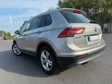 Volkswagen Tiguan 2.0 TDI SCR DSG BMT 4MOTION Highline ... - Volkswagen Tiguan mit Diesel-Antrieb: Vollleder, Beheizbares Lenkrad, Automatik
