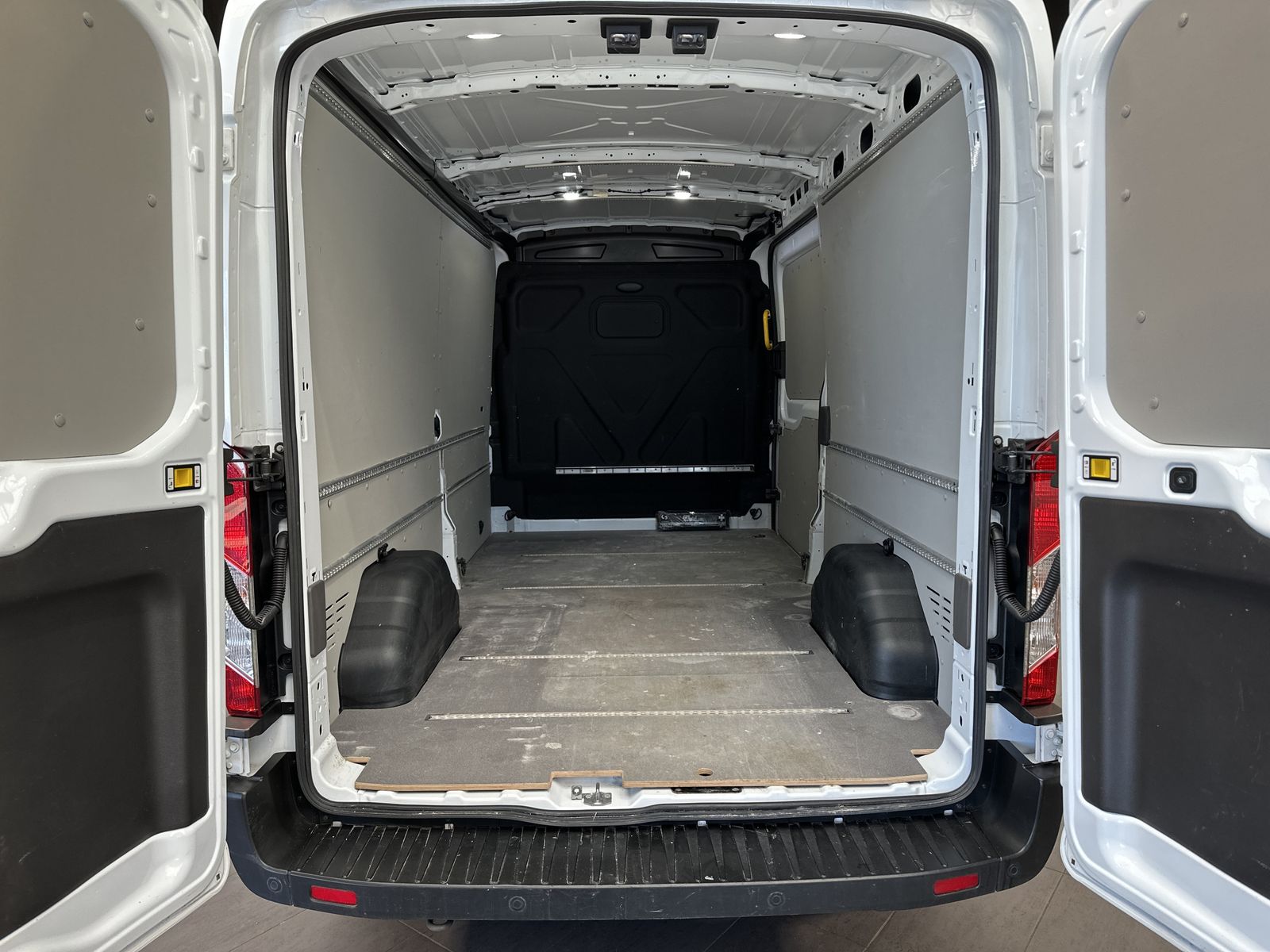 Fahrzeugabbildung Ford Transit 350 L3 NAV+KAMERA+CARPLAY+TEMPO+SHZ+1HD