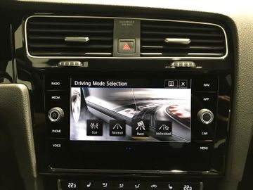 Volkswagen Golf VII R 2.0 TSI 4M DSG ACC KAM LED NAV PAN