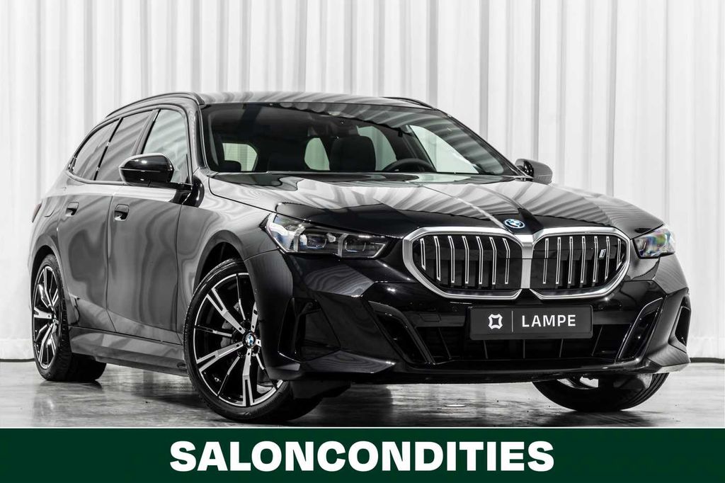 BMW i5 eDrive40 Touring M Sport Pano HarmanKardon Ke