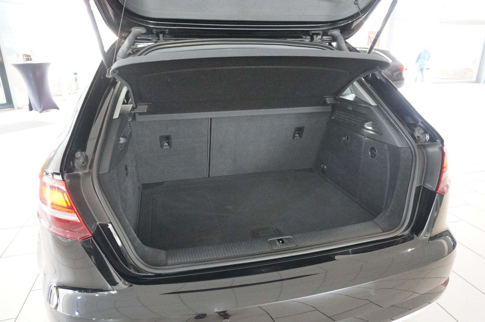 Fahrzeugabbildung Audi A3 Sportback 1.4 TFSI SPORT NAVI/SH/BI-XENON/PDC