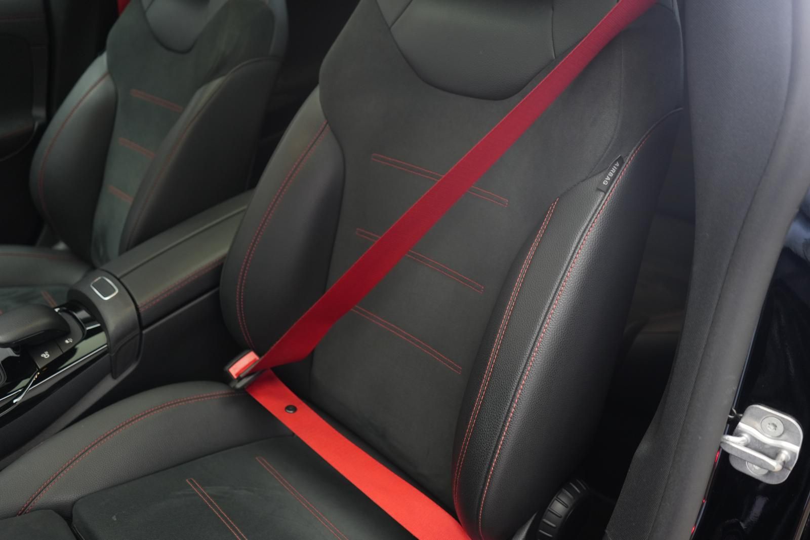 Mercedes-Benz CLA 35 AMG 4Matic Speedshift 7G-DCT Kamera Pano foto 21