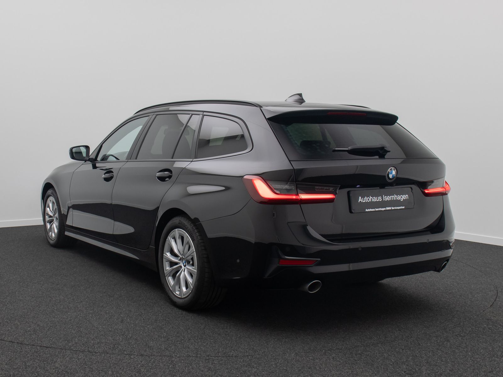 Fahrzeugabbildung BMW 318d HiFi Kamera DAB Alarm WLAN FernlichtAssist