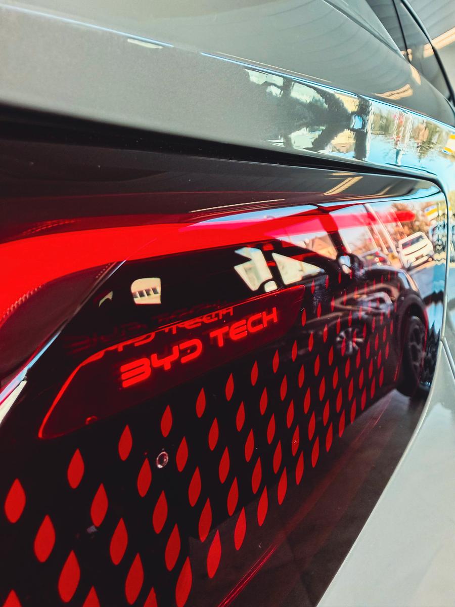 showroom-image-top