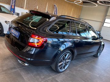 Skoda Octavia Combi RS 4x4 *PANO*NAVI*STANDHEIZUNG*AHK