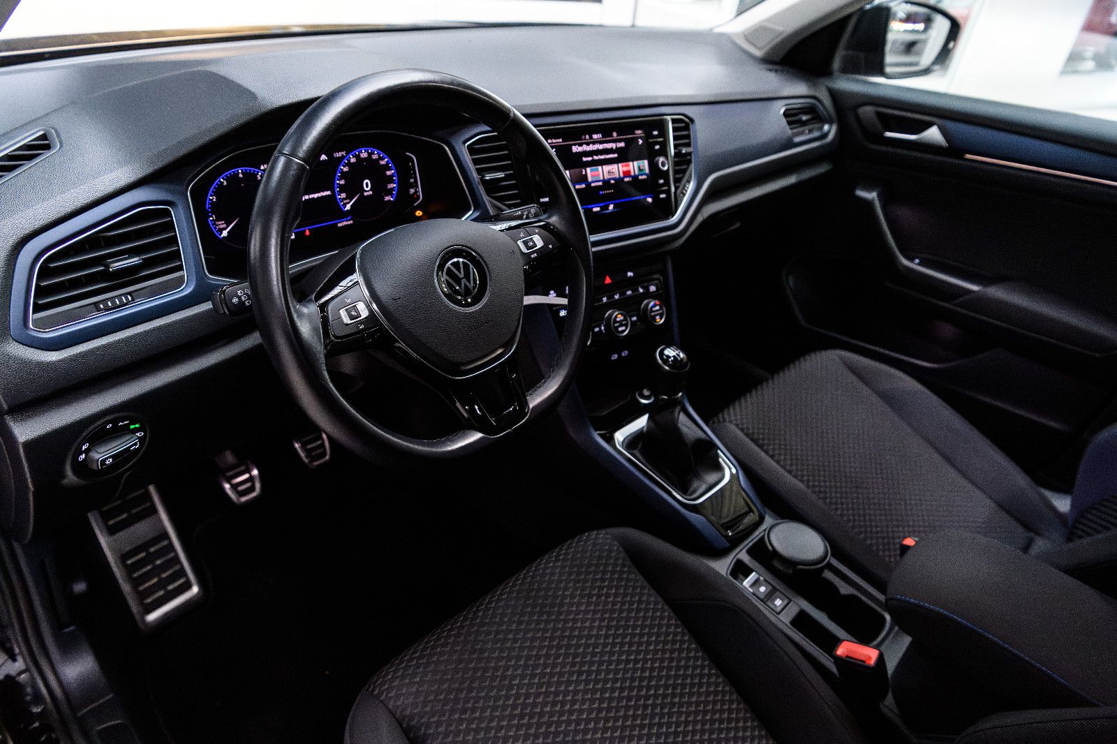 Fahrzeugabbildung Volkswagen T-Roc 1,5 United+LM+SH+PDC+Drive Mode+Digi Cockp