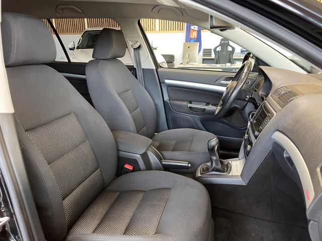 Skoda Octavia Combi Scout 4X4 *TÜV Neu*Xenon*
