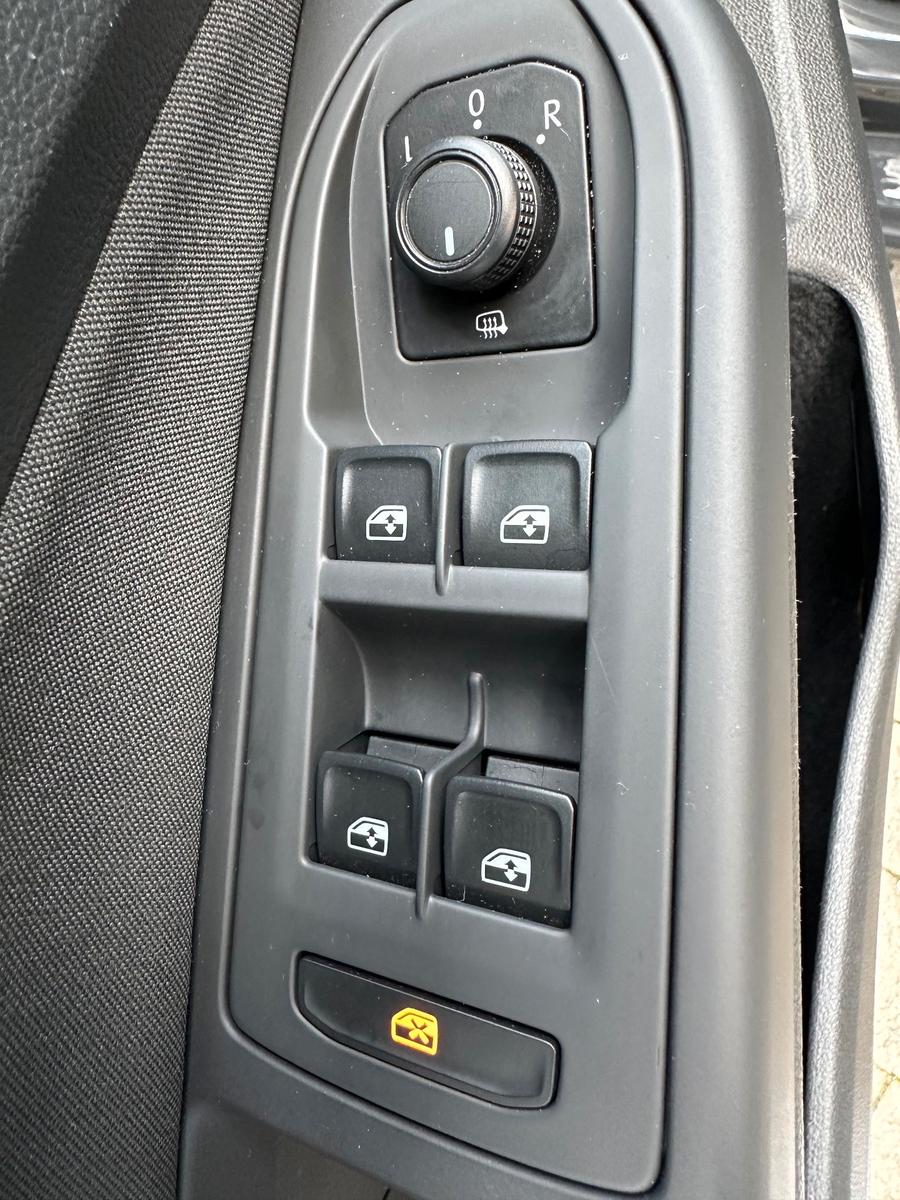 Volkswagen Golf Variant 2.0 TDI LED+APS+TEMPOMAT+DIGDISPLAY, миниатюра 20