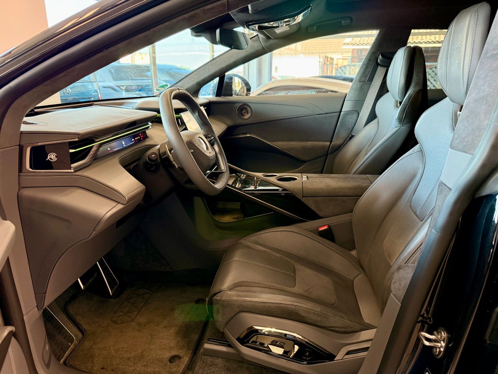 Fahrzeugabbildung Lotus Eletre EDS 675 R Dynamic-Pack/AERO-Pack/Panorama