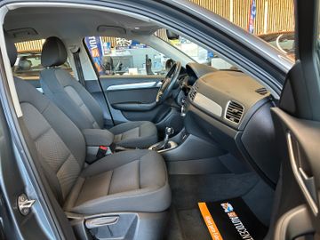 Audi Q3 *Bi-XENON*SITZHZ*PDC*1.AND*TEMPOMAT*