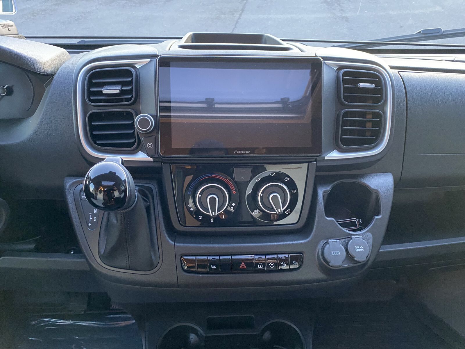 Fahrzeugabbildung Weinsberg CaraCompact EDITION PEPPER 600 MF Automatik