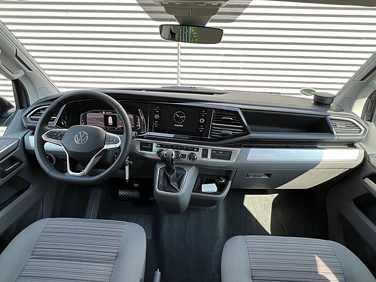 Fahrzeugabbildung Volkswagen T6.1 California Beach Edition 2.0 TDI DSG Klima