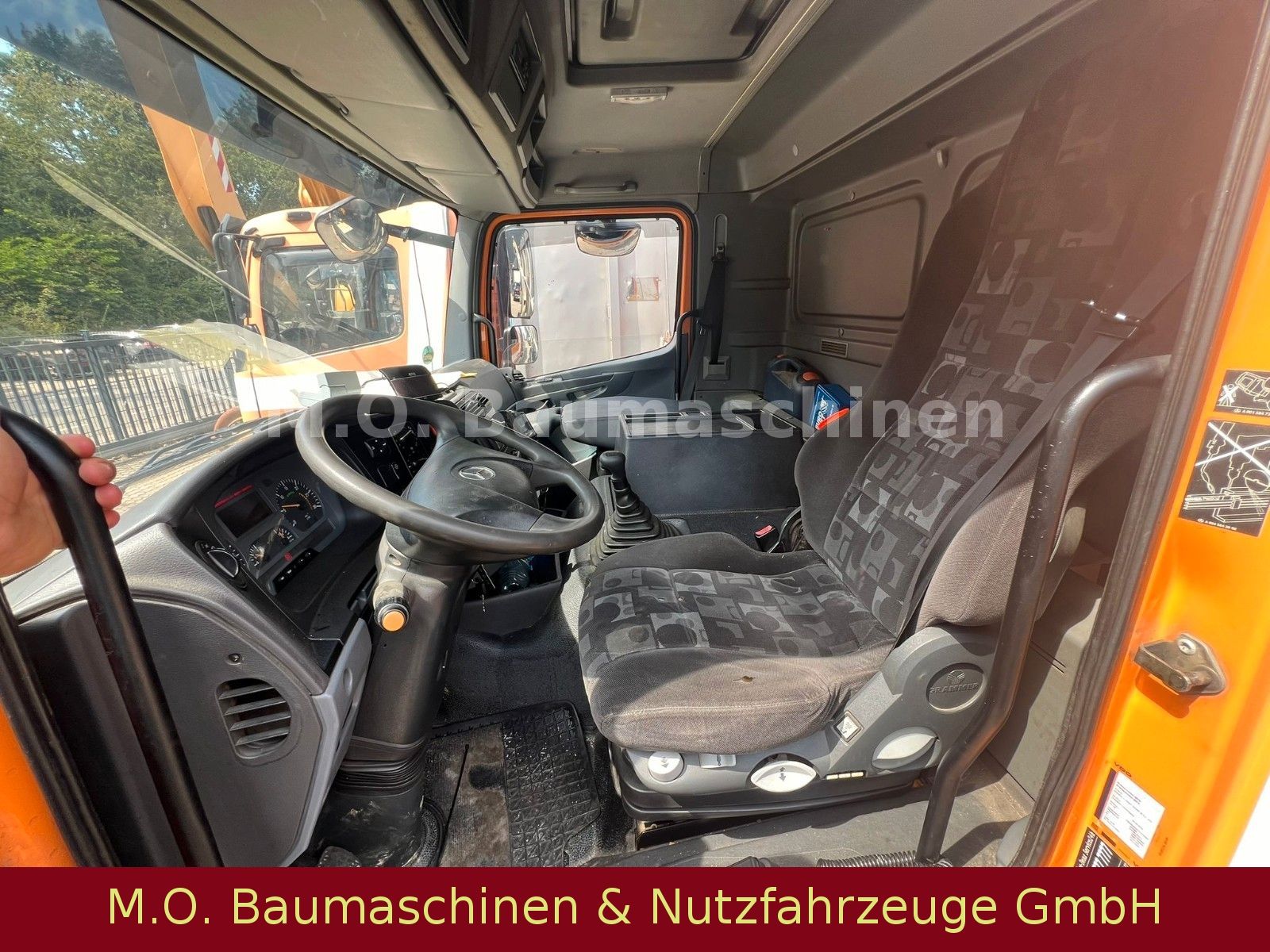 Fahrzeugabbildung Mercedes-Benz Axor 1829 / Euro 5 /Tierkörpertransporter Loosen