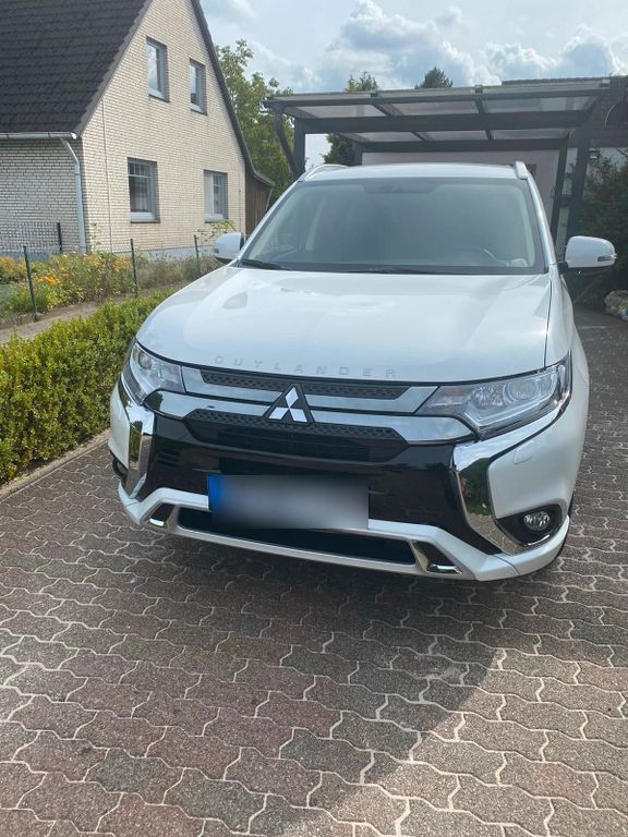 Image of Mitsubishi Outlander