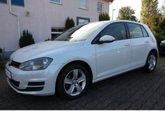 Fahrzeugabbildung Volkswagen Golf VII Comfortl.*DSG*Klimatronic*Kamera!*WiPa!