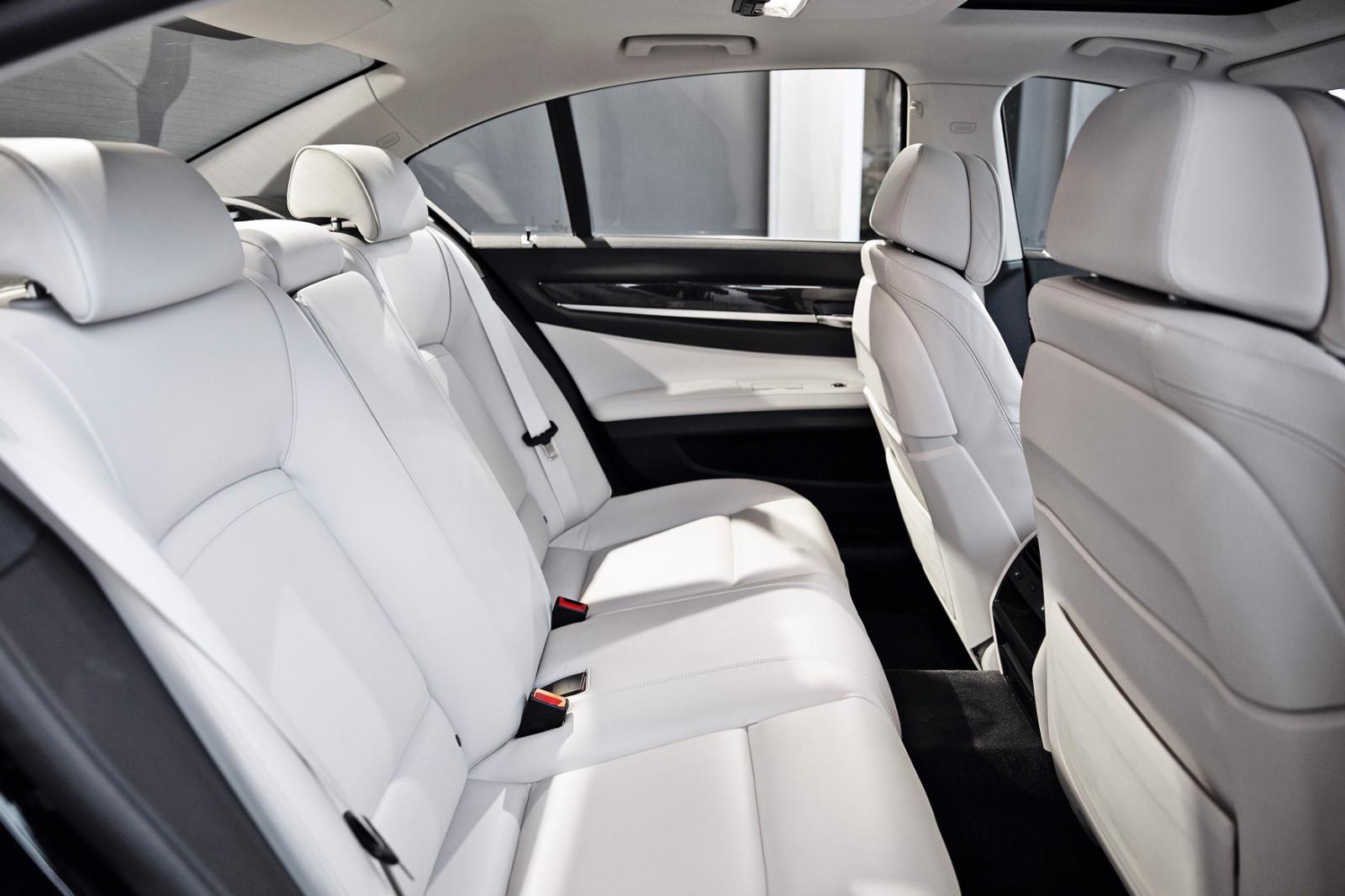 BMW 730d xDRIVE 3.0 258ch BVA - ATTELAGE PIVOTANT - AFFICHAGE TÊTE HAUTE - CUIR NAPPA - ACC - CHAUFFAGE AUXILIAIRE