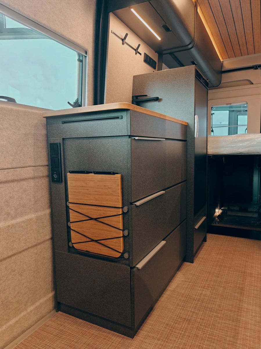 Fahrzeugabbildung HYMER / ERIBA / HYMERCAR HYMER REDWOOD 600 TRAIL 2026