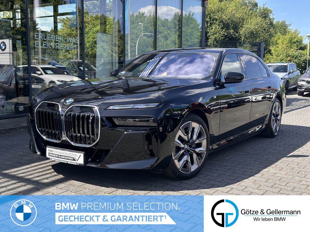BMW i7