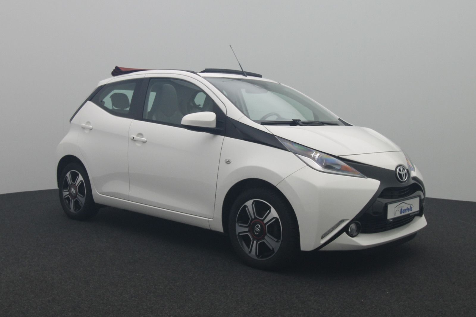 Fahrzeugabbildung Toyota Aygo 1.0 x-wave TEMPO KAMERA